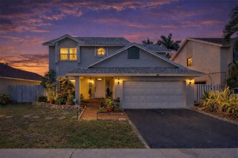 961 SW 98th Avenue Pembroke Pines FL 33025