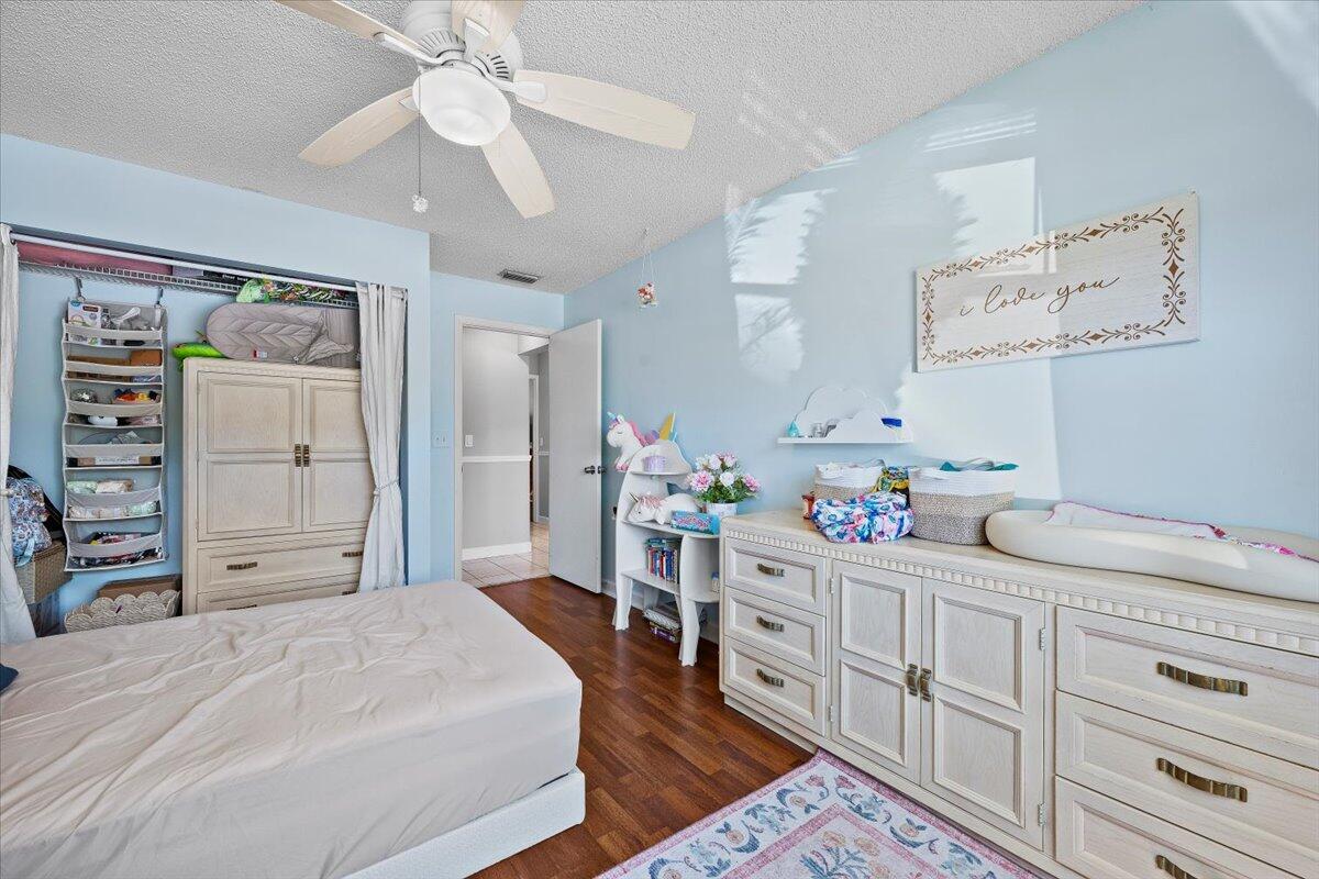 SPRINGDALE HOMES - Residential