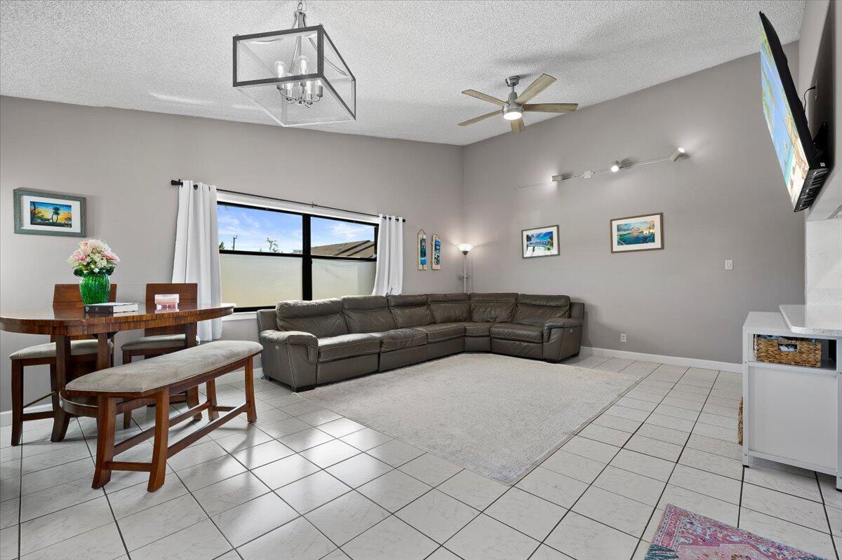 SPRINGDALE HOMES - Residential