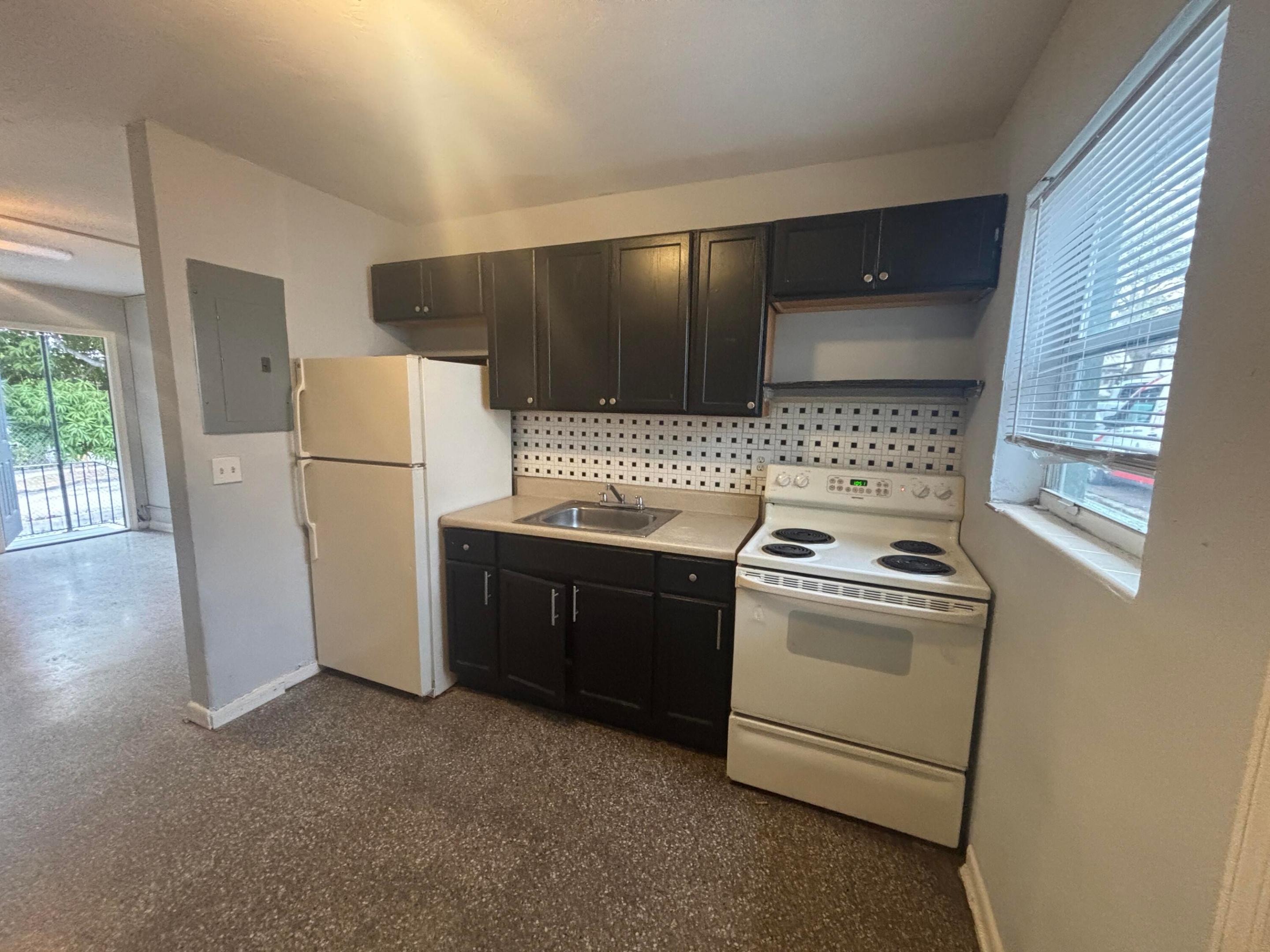 FRESHWATER ADD TO WPB - Residential Lease