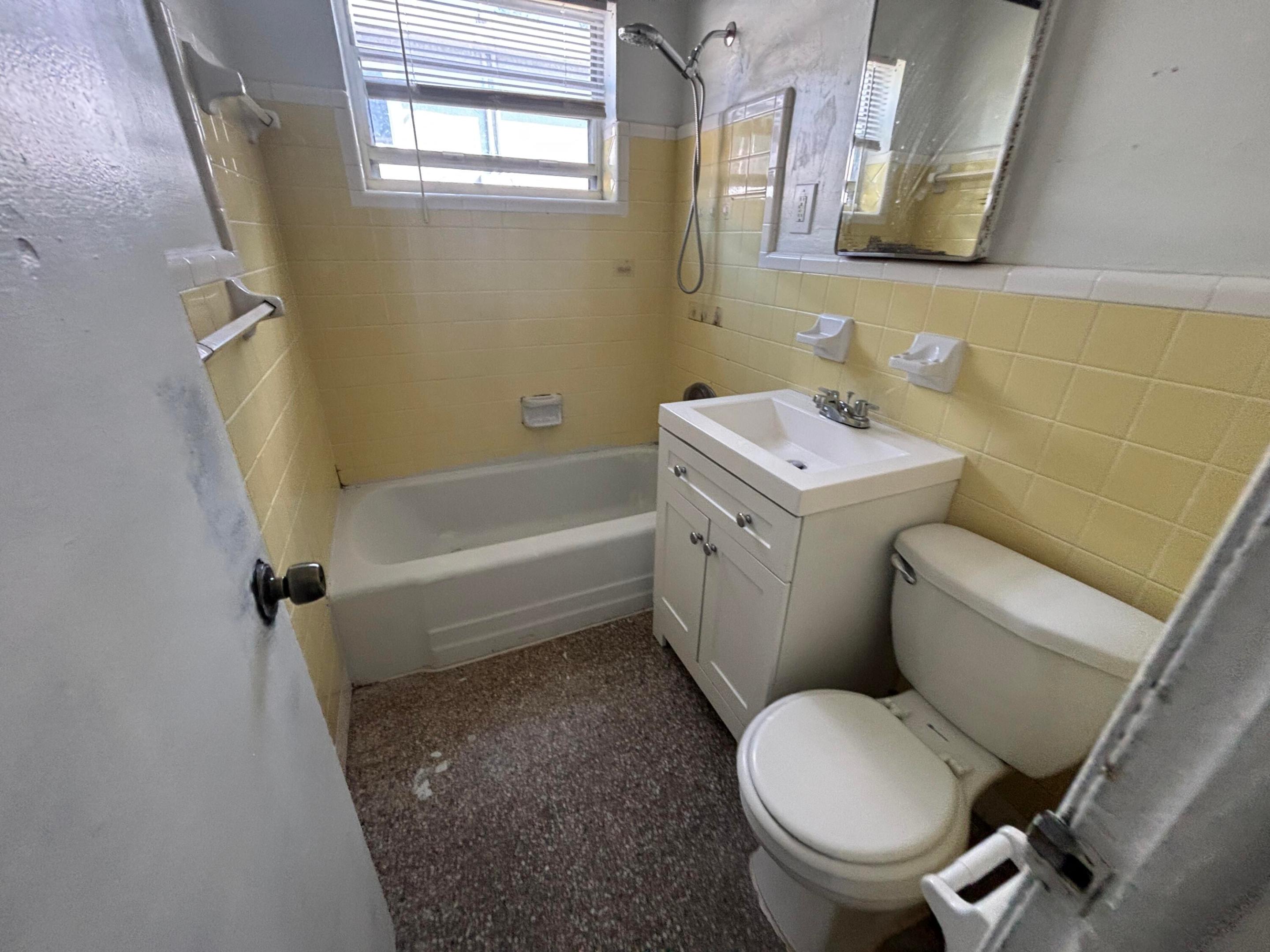 FRESHWATER ADD TO WPB - Residential Lease