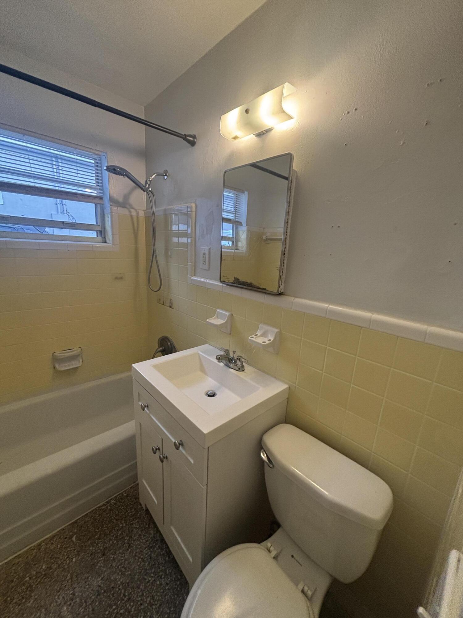 FRESHWATER ADD TO WPB - Residential Lease