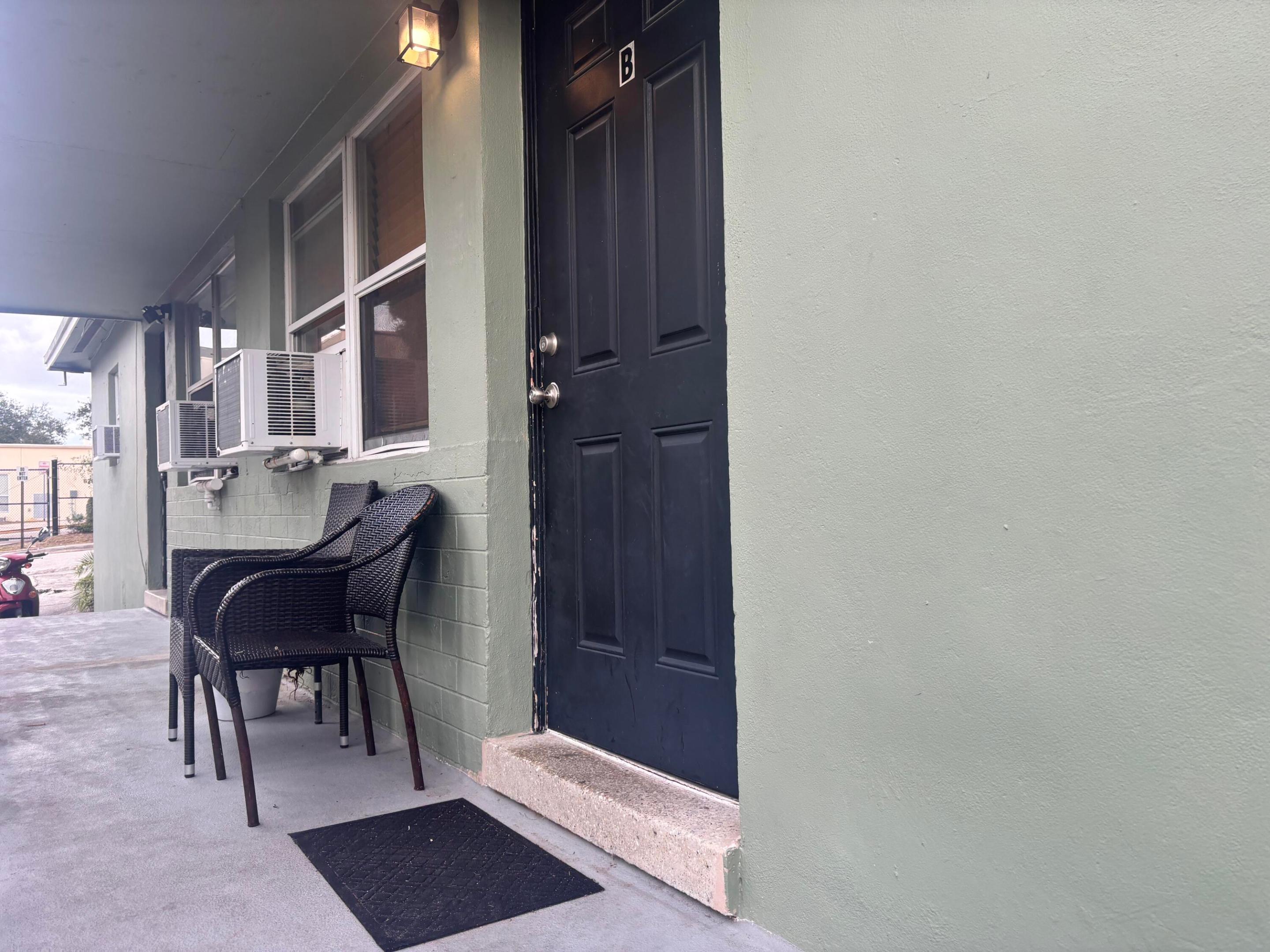 FRESHWATER ADD TO WPB - Residential Lease