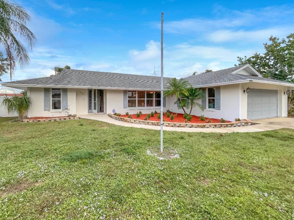 Photo of 1625 SE Haverford Street, Port Saint Lucie, FL 34983 (MLS # R10936194)