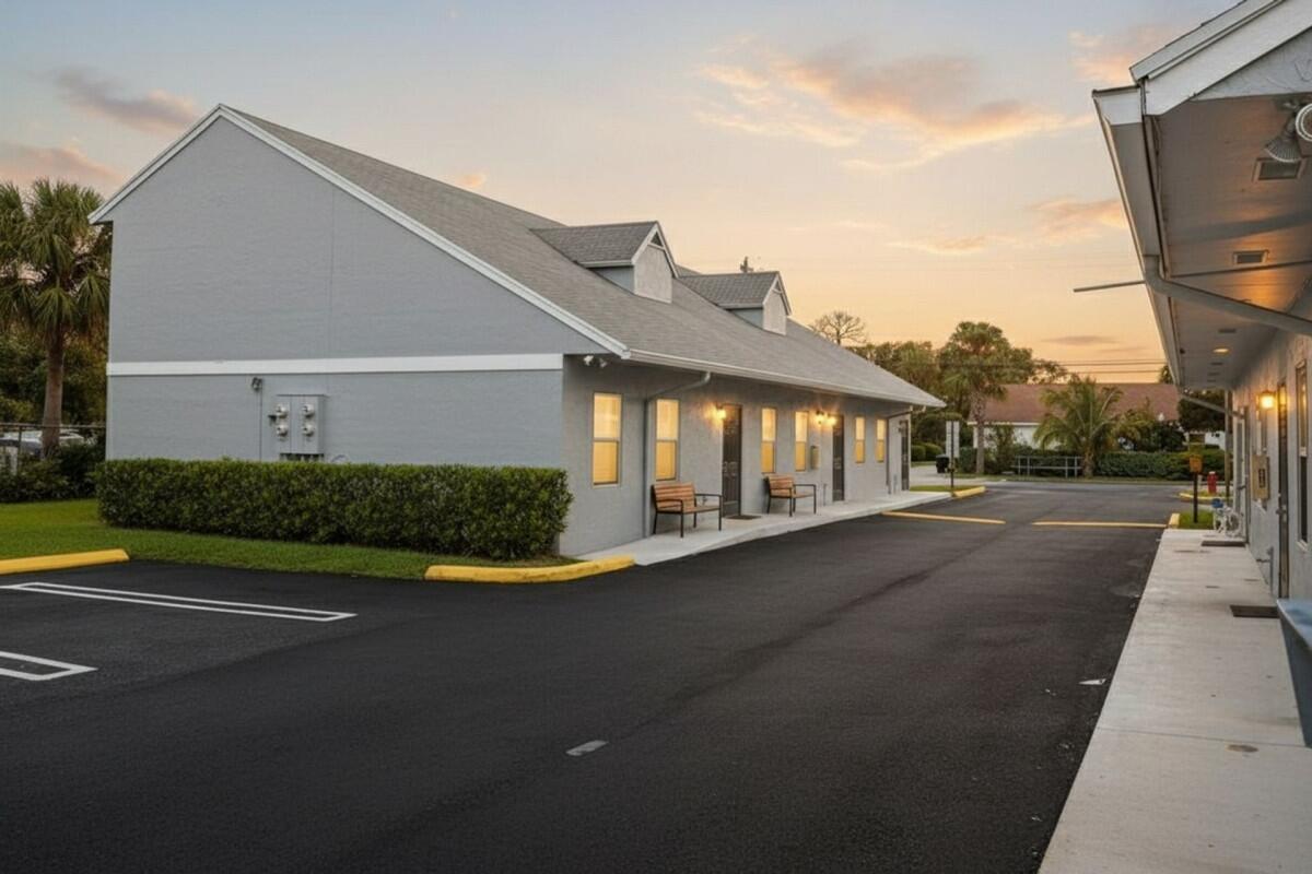 BOULEVARD ESTATES - Residential Lease