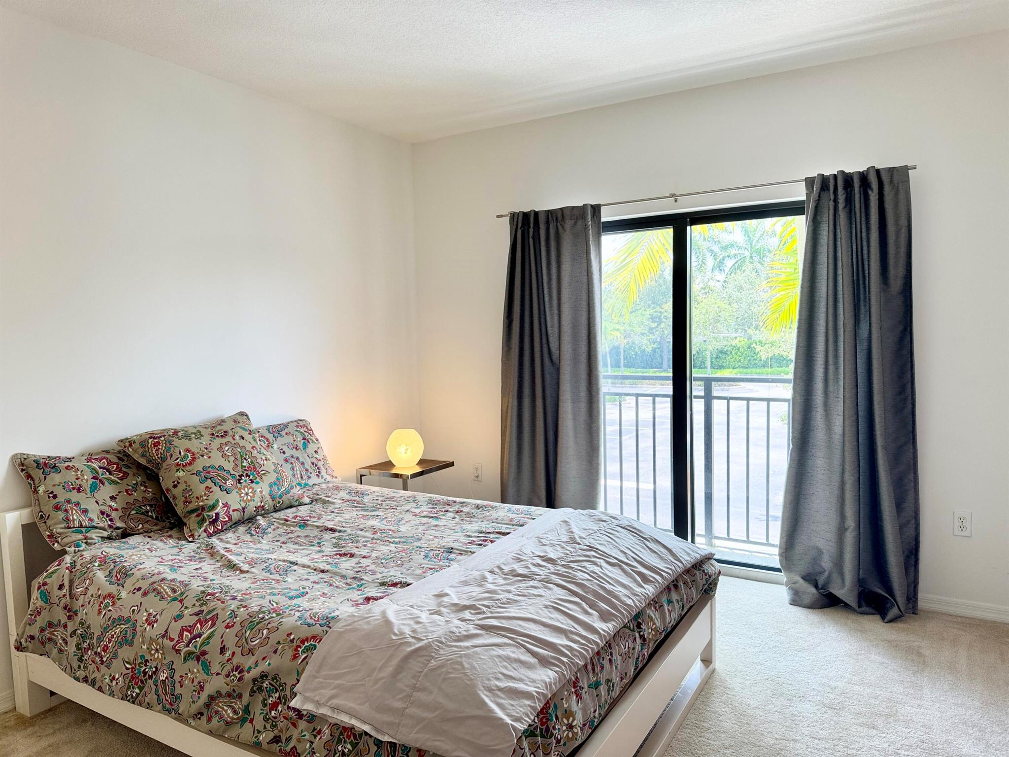 RESIDENCES AT MIDTOWN CON - Residential Lease