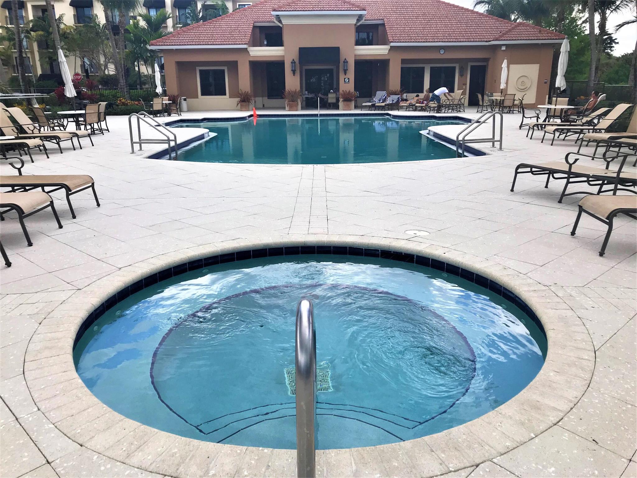 RESIDENCES AT MIDTOWN CON - Residential Lease