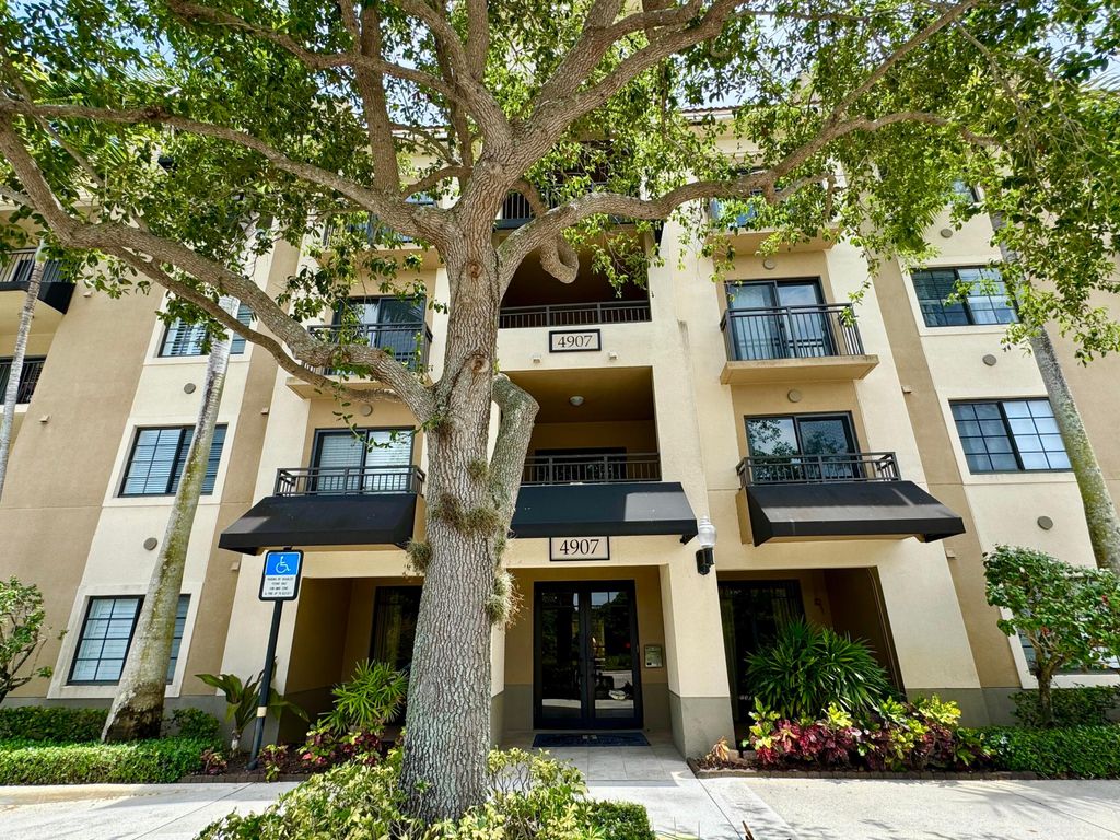 Photo of 4907 Midtown Lane #1215, Palm Beach Gardens, FL 33418 (MLS # R11138829)