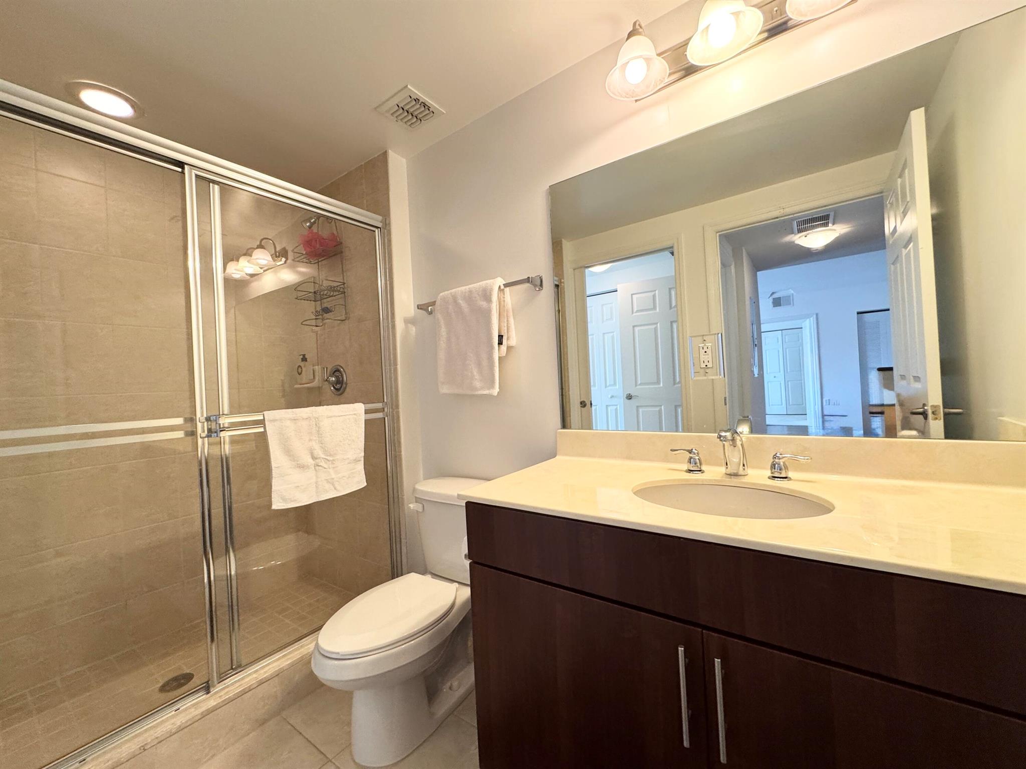 RESIDENCES AT MIDTOWN CON - Residential Lease