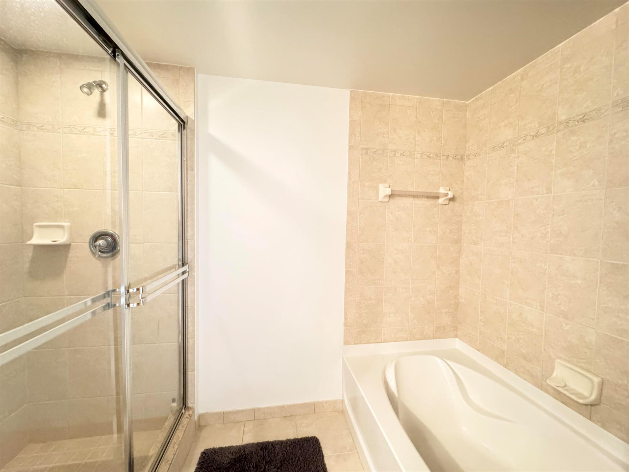 RESIDENCES AT MIDTOWN CON - Residential Lease