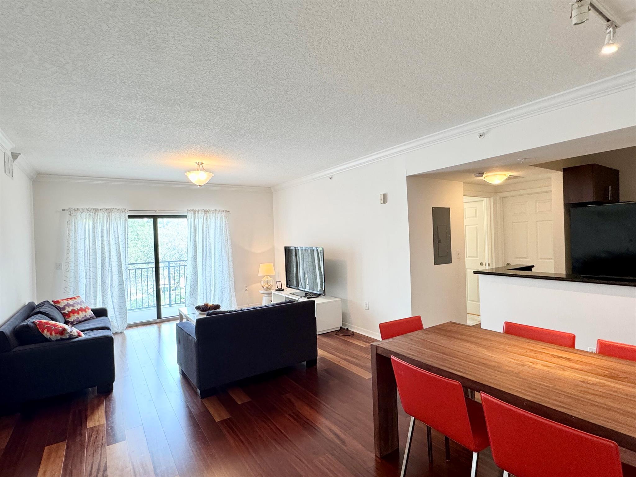 RESIDENCES AT MIDTOWN CON - Residential Lease