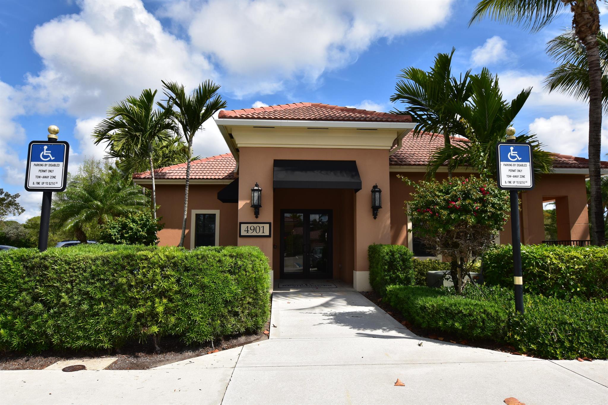 RESIDENCES AT MIDTOWN CON - Residential Lease