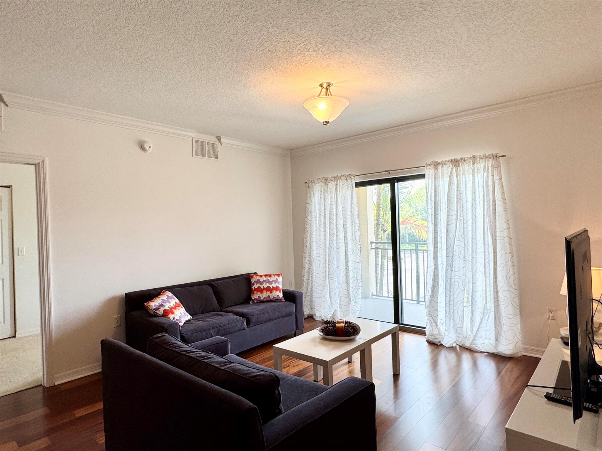 RESIDENCES AT MIDTOWN CON - Residential Lease