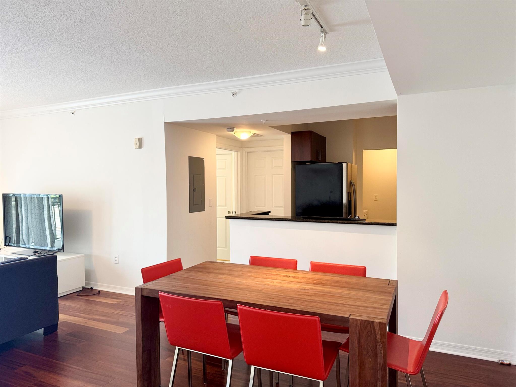 RESIDENCES AT MIDTOWN CON - Residential Lease