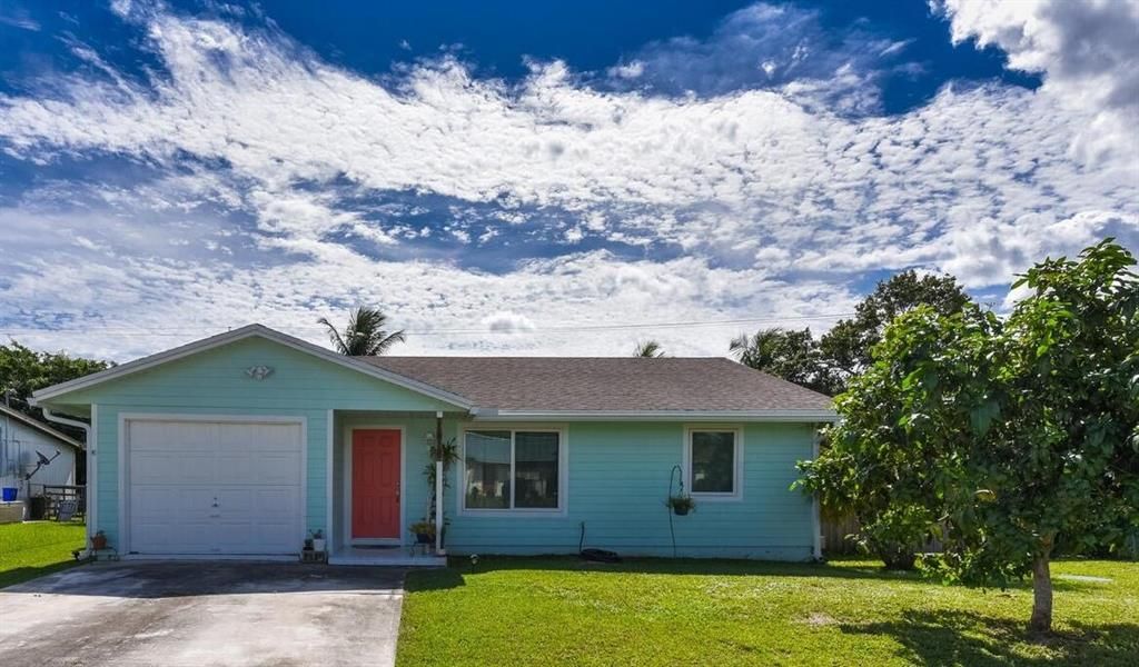 Photo of 1818 SE Harrison Street, Stuart, FL 34997 (MLS # R10753473)