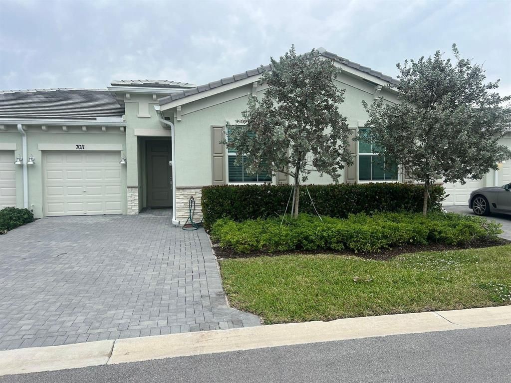 Photo of 7011 Peters Lane, Delray Beach, FL 33446 (MLS # B26010715)