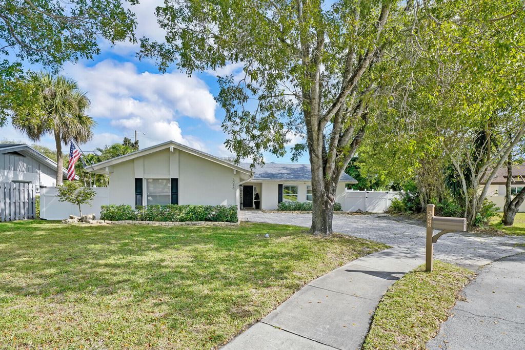 Photo of 3048 NW 25th Way, Boca Raton, FL 33434 (MLS # B26038480)