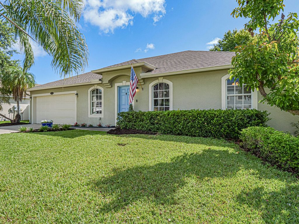Photo of 6029 Ridge Lake Circle, Vero Beach, FL 32967 (MLS # B26032476)