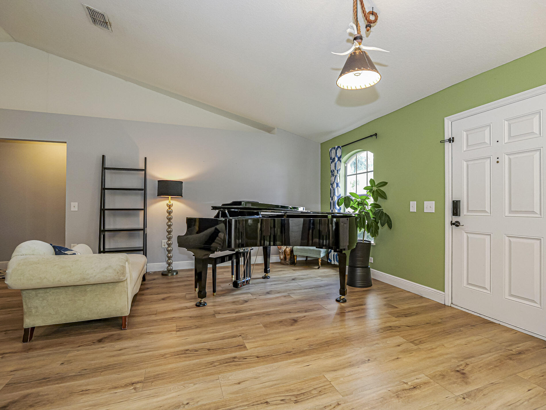 6029 Ridge Lake Circle