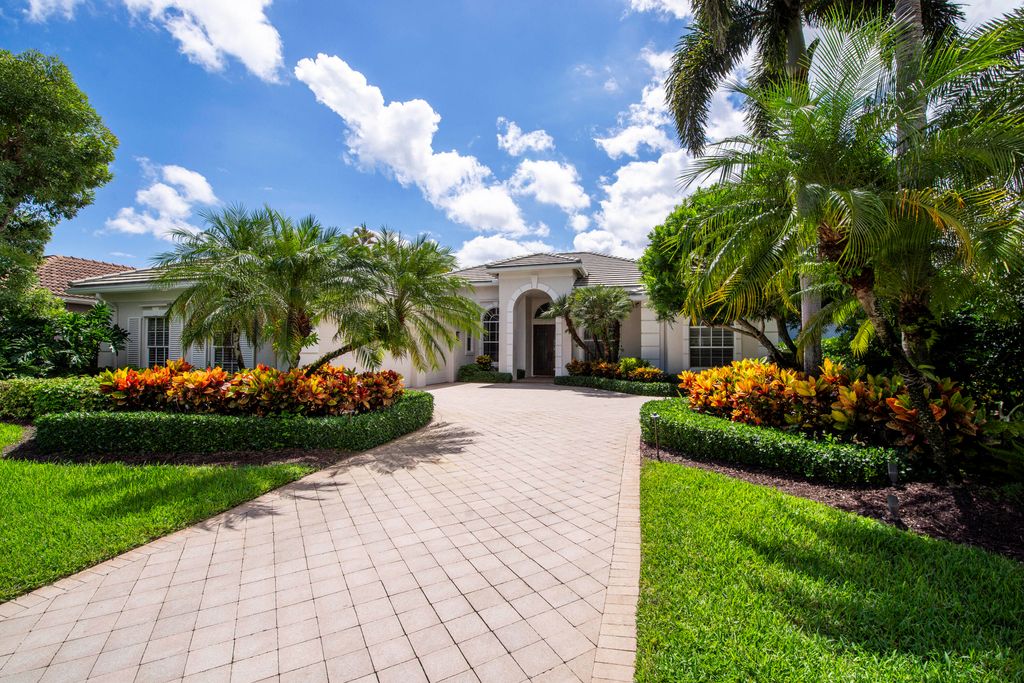 Photo of 37 Bermuda Lake Drive, Palm Beach Gardens, FL 33418 (MLS # R11127368)