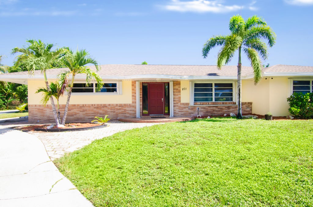 Photo of 891 LYNDON Drive, Lantana, FL 33462 (MLS # B26072938)