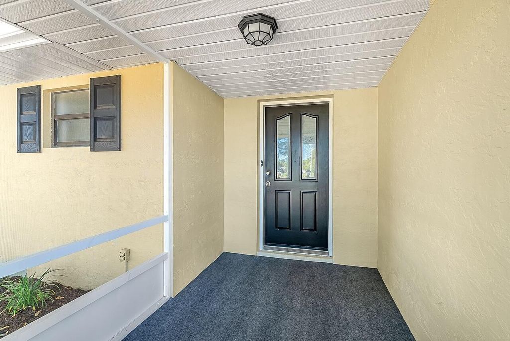 Photo of 631 Ellingsen Avenue, Sebastian, FL 32958 (MLS # R11042434)