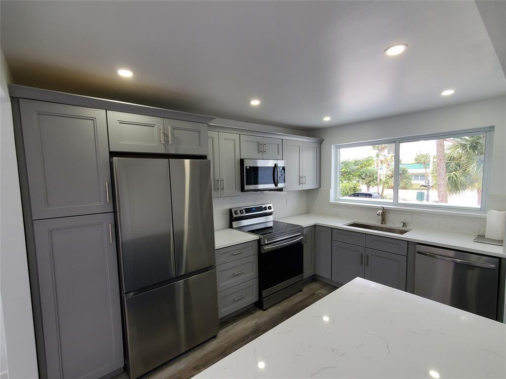 2010 S Federal Highway 209, Boynton Beach, FL, 33435/$205,000 2 2010 S Federal Highway 209