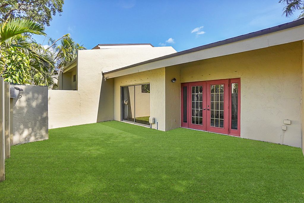 Photo of 1400 NW 9th Avenue #C-15, Boca Raton, FL 33486 (MLS # R11021286)