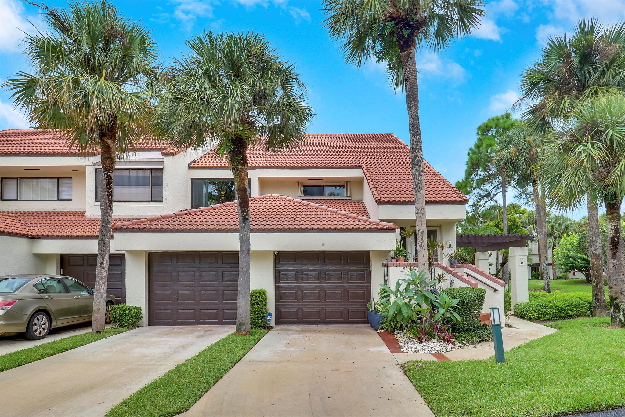 SEA OATS OF JUNO BEACH CO - Residential Lease