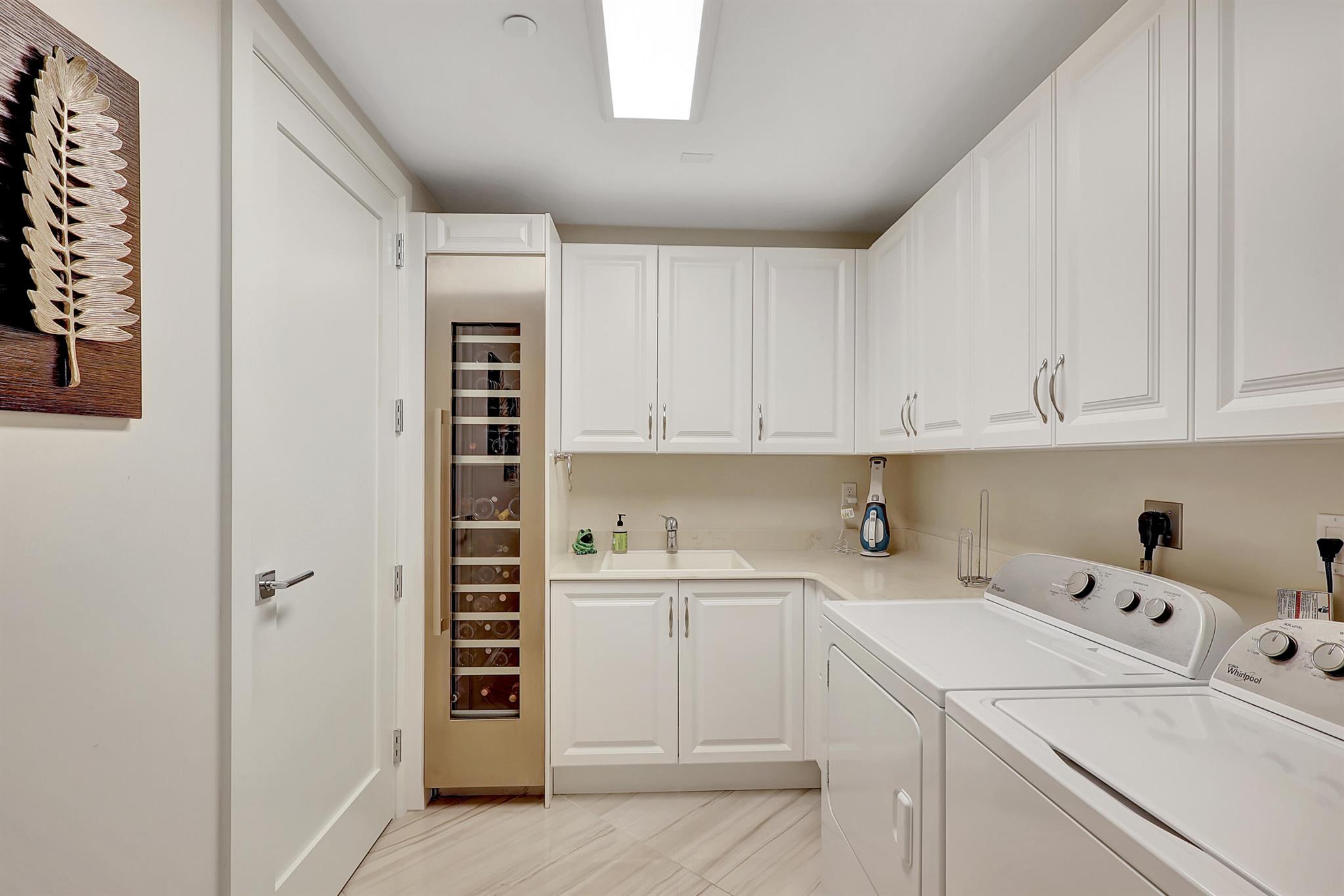 AZURE CONDO - Residential