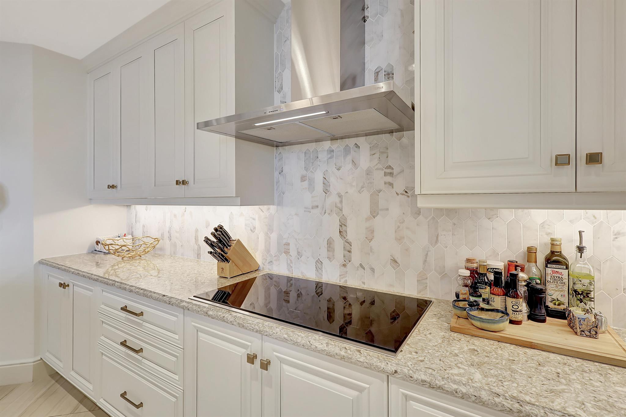 AZURE CONDO - Residential