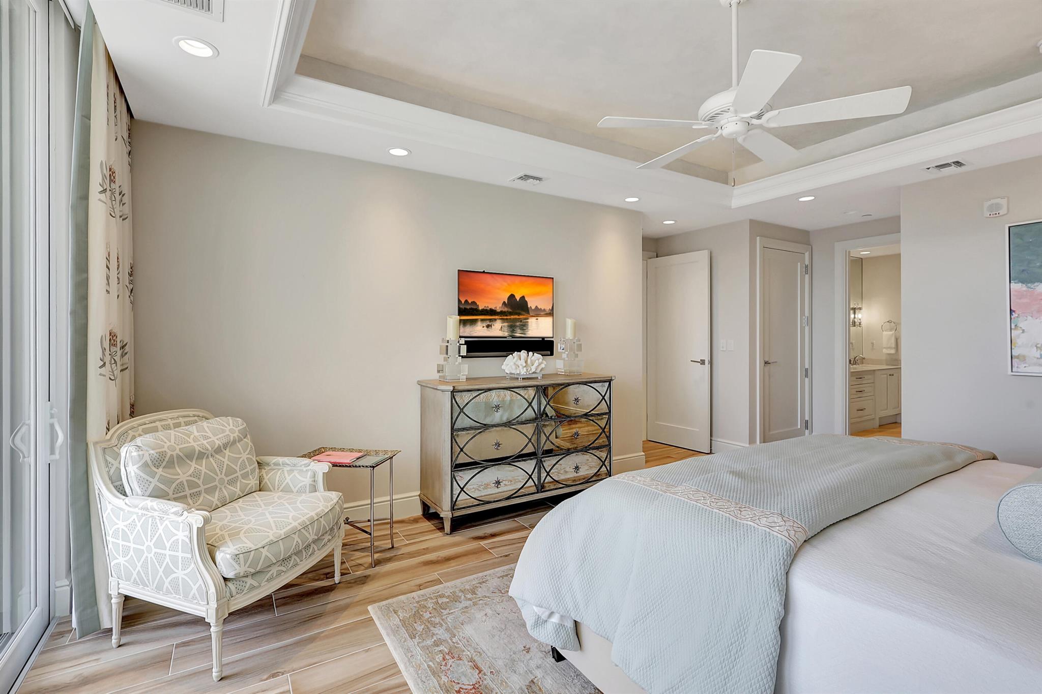 AZURE CONDO - Residential