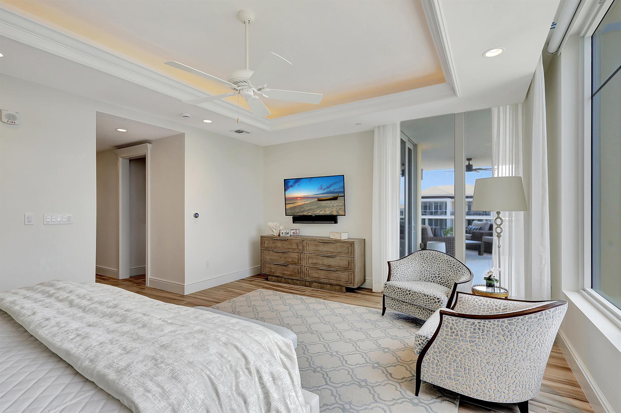 AZURE CONDO - Residential