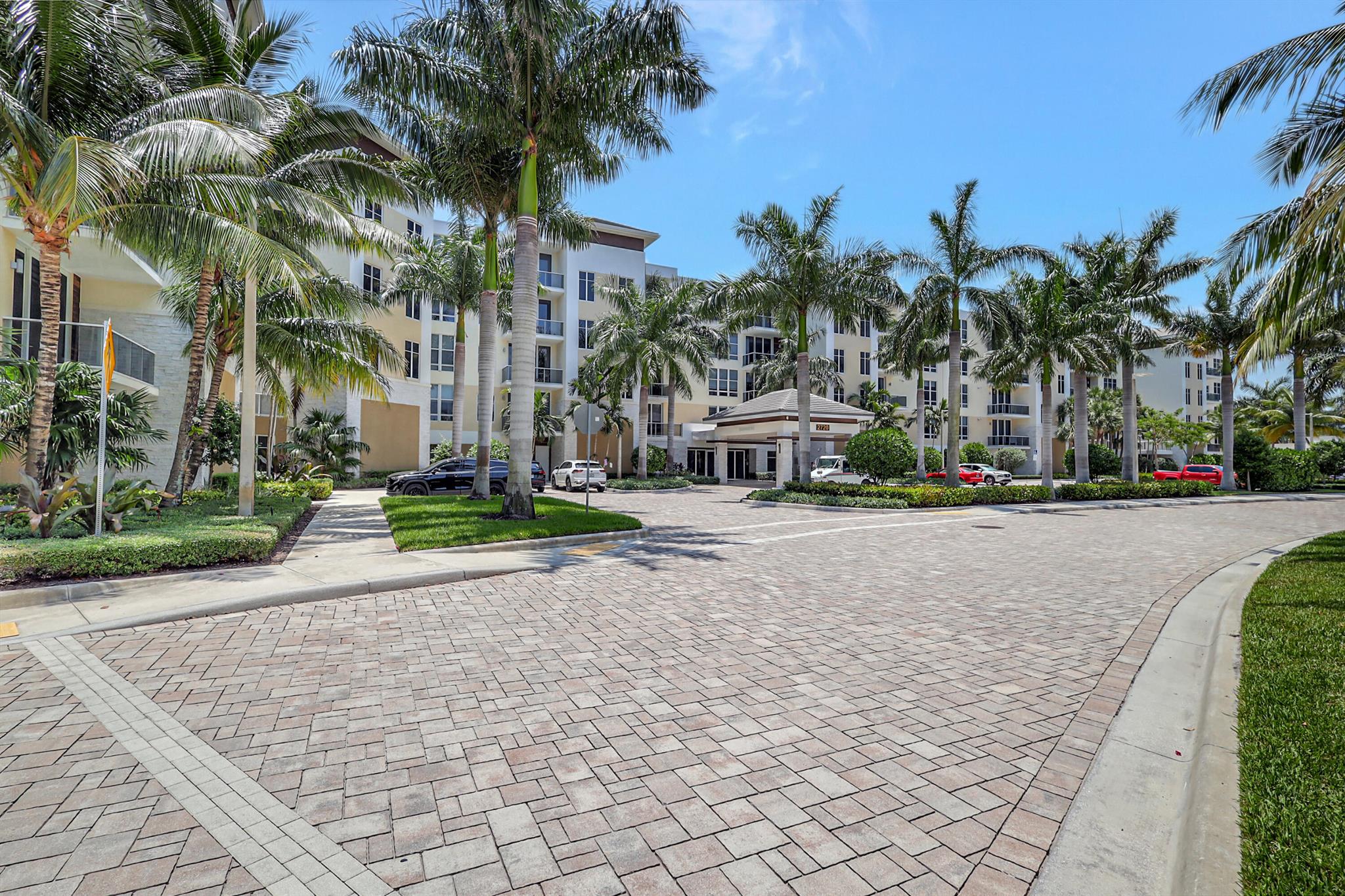 AZURE CONDO - Residential