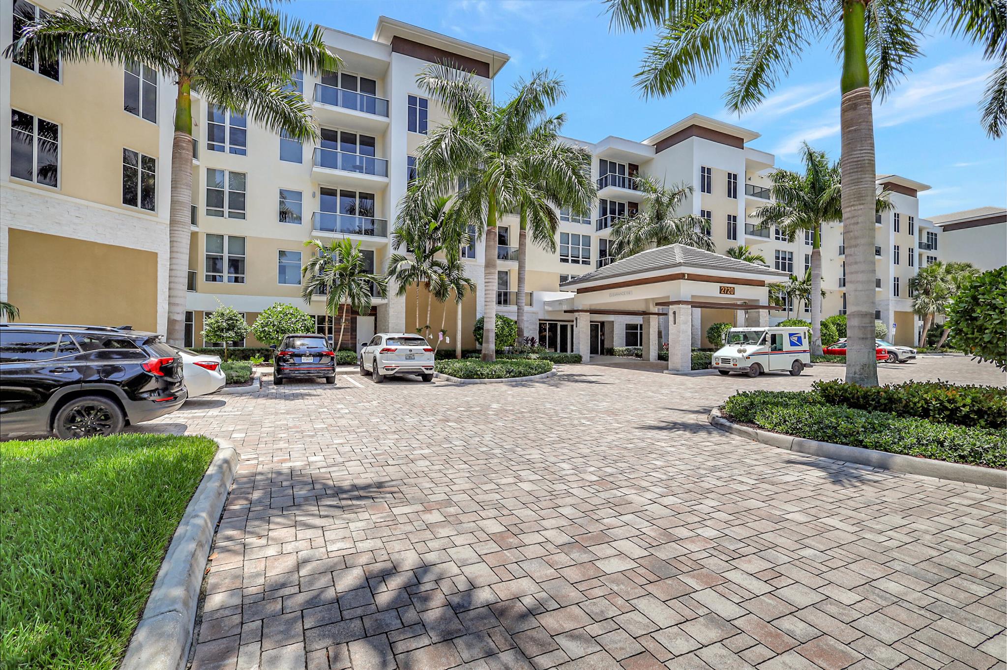 AZURE CONDO - Residential