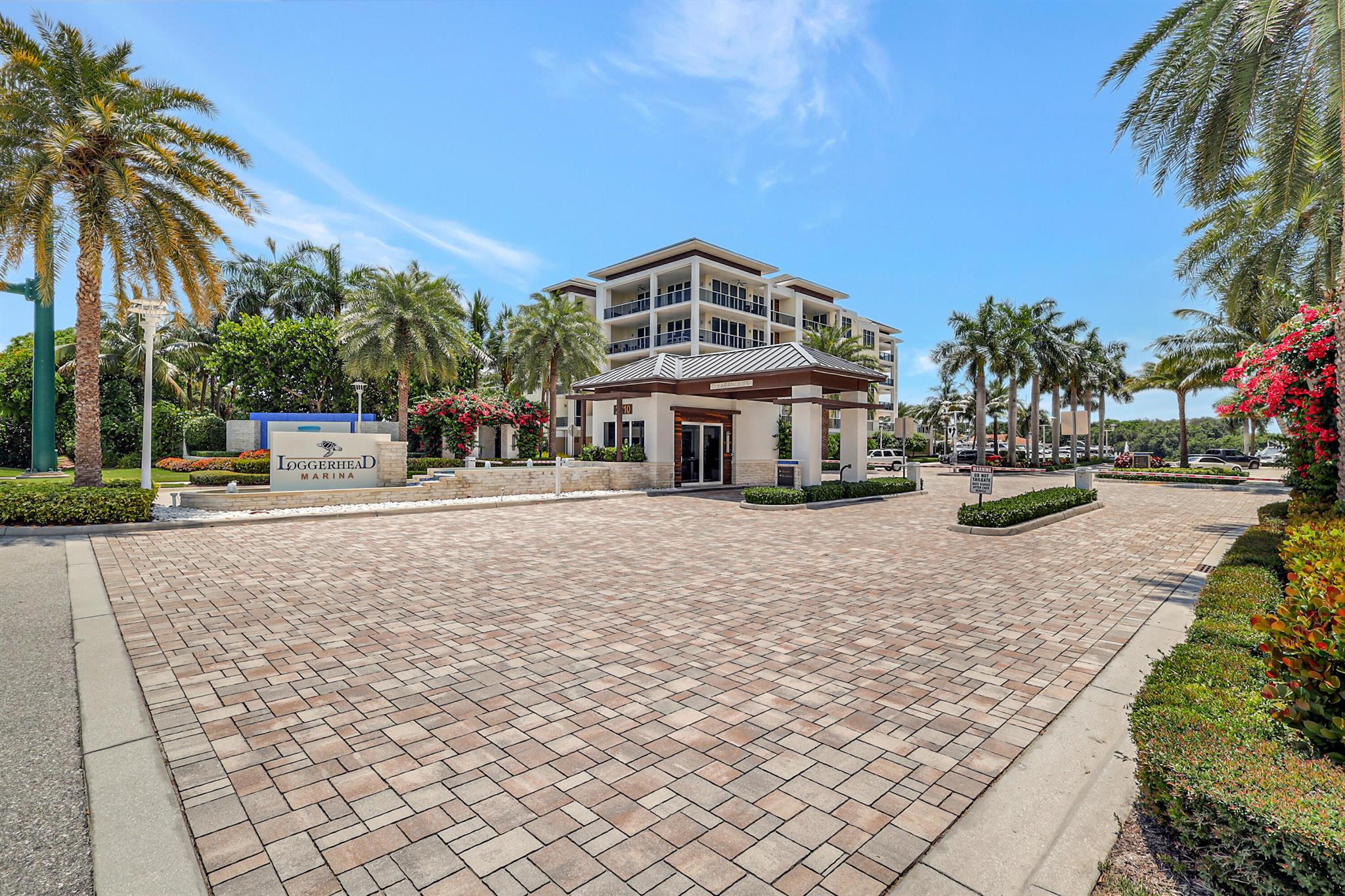 AZURE CONDO - Residential