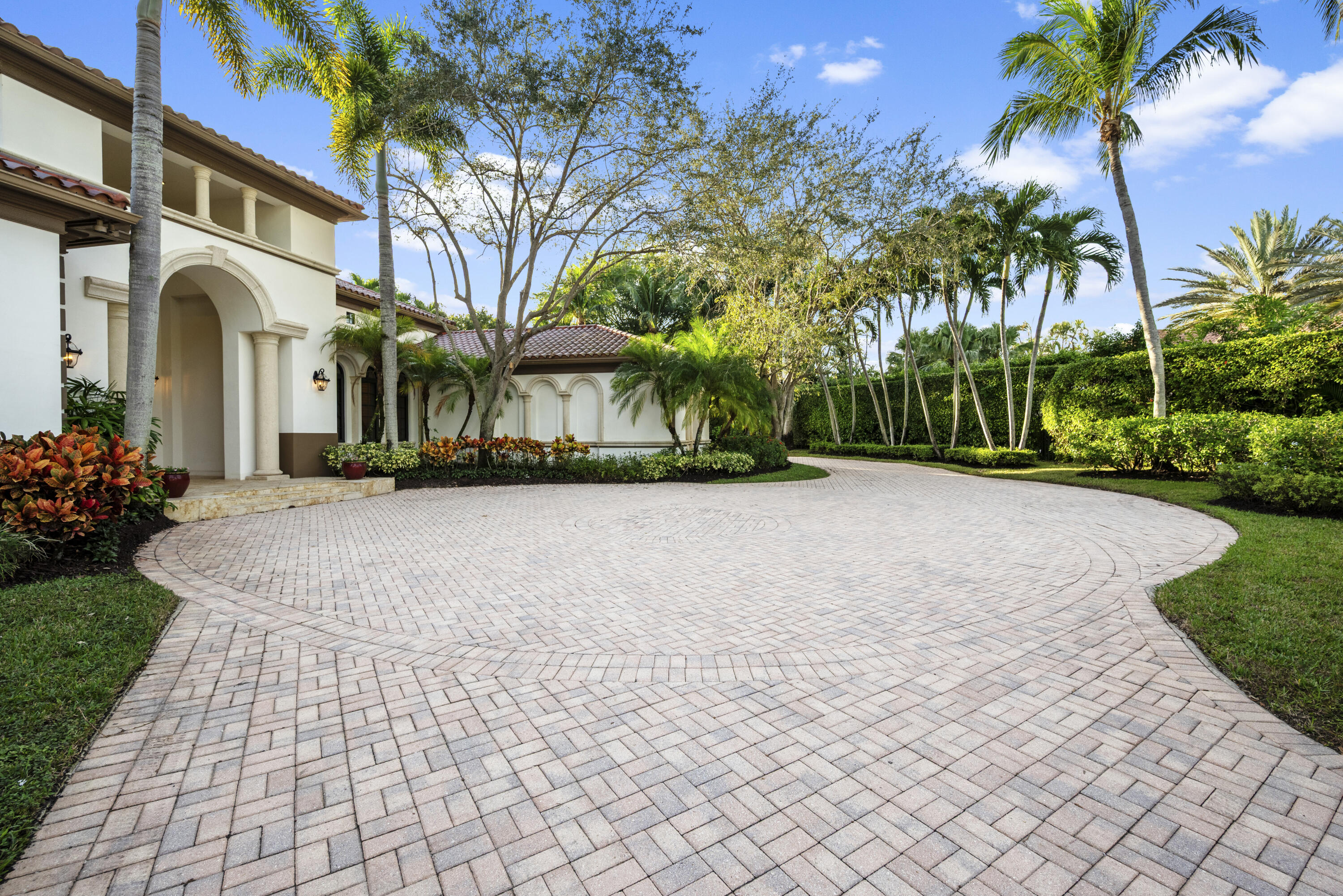 VINTAGE OAKS - Residential