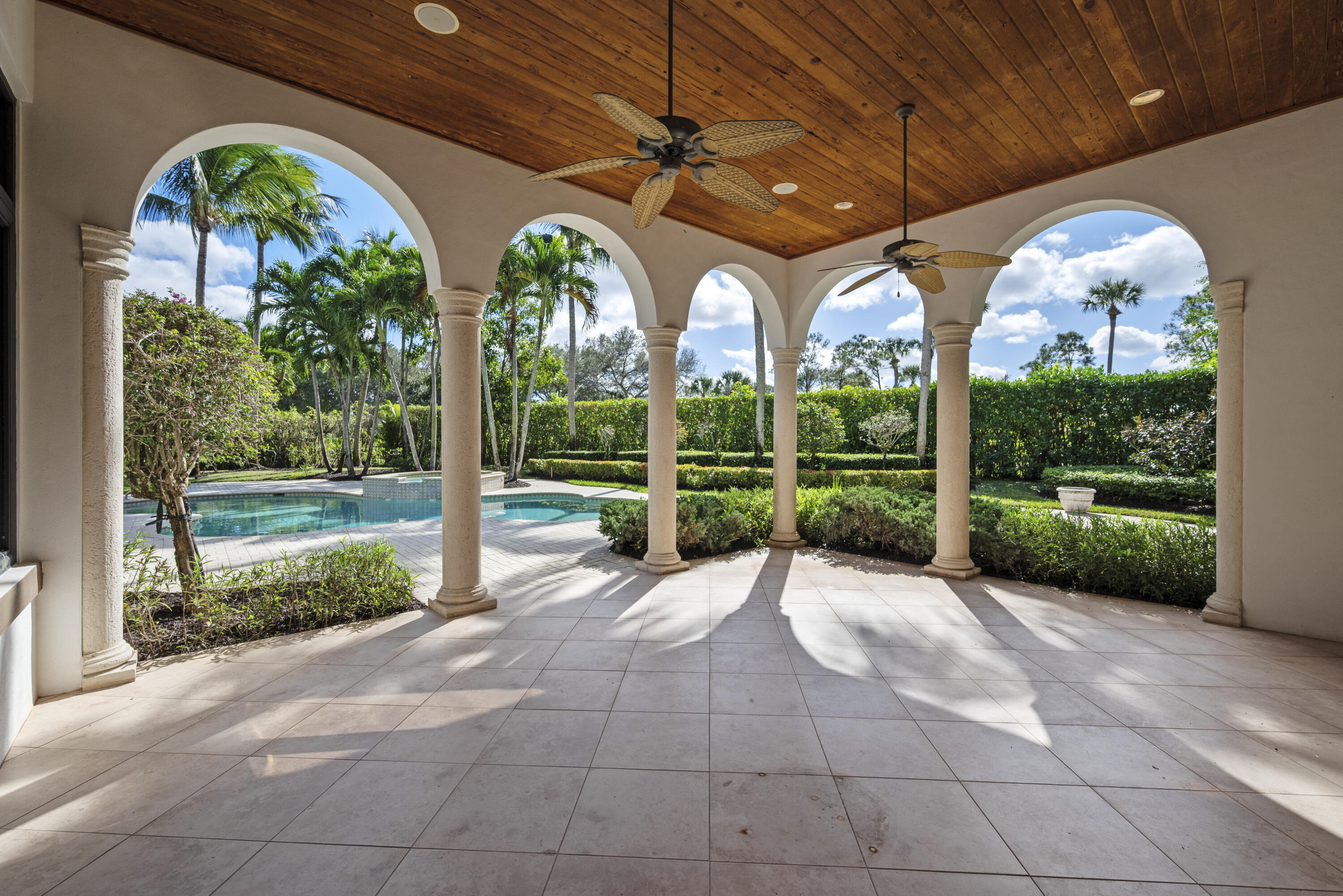 VINTAGE OAKS - Residential