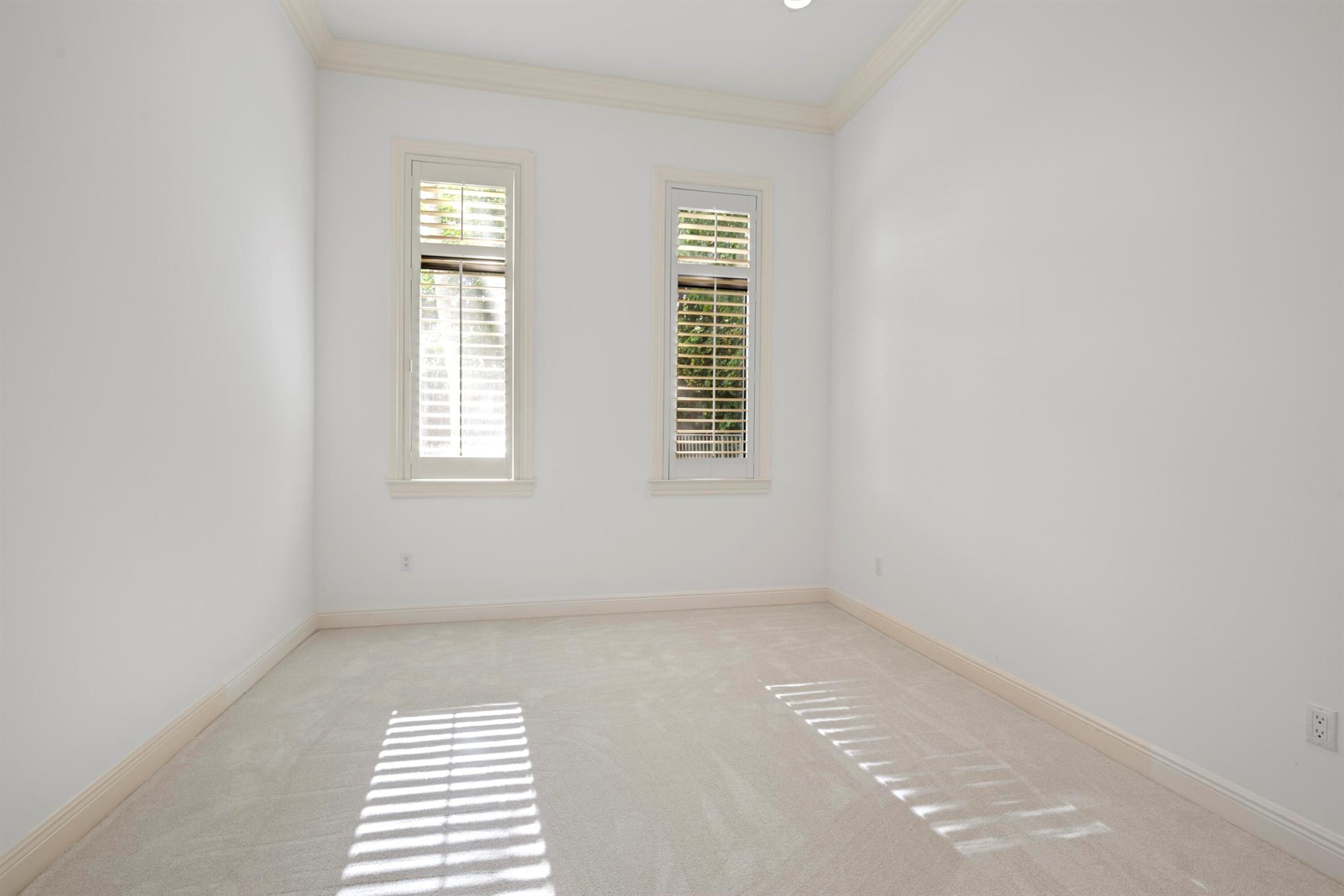 VINTAGE OAKS - Residential