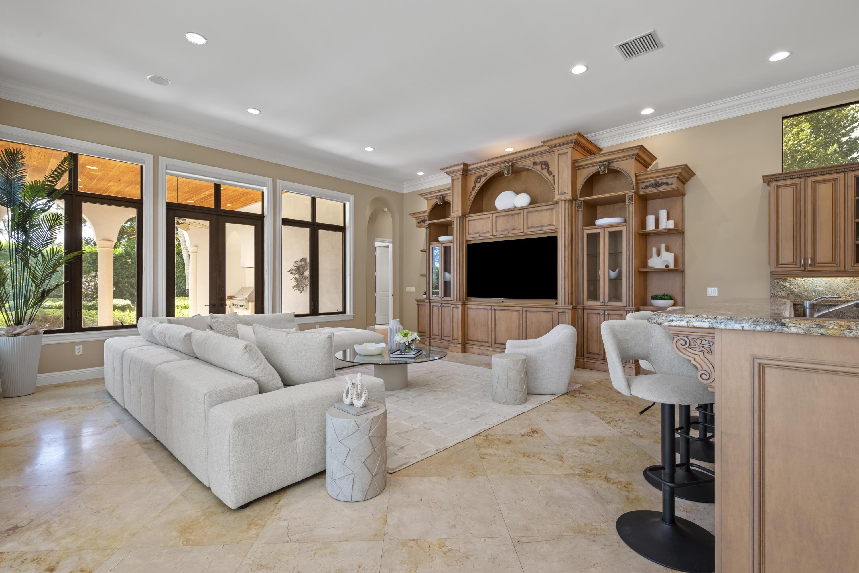 VINTAGE OAKS - Residential