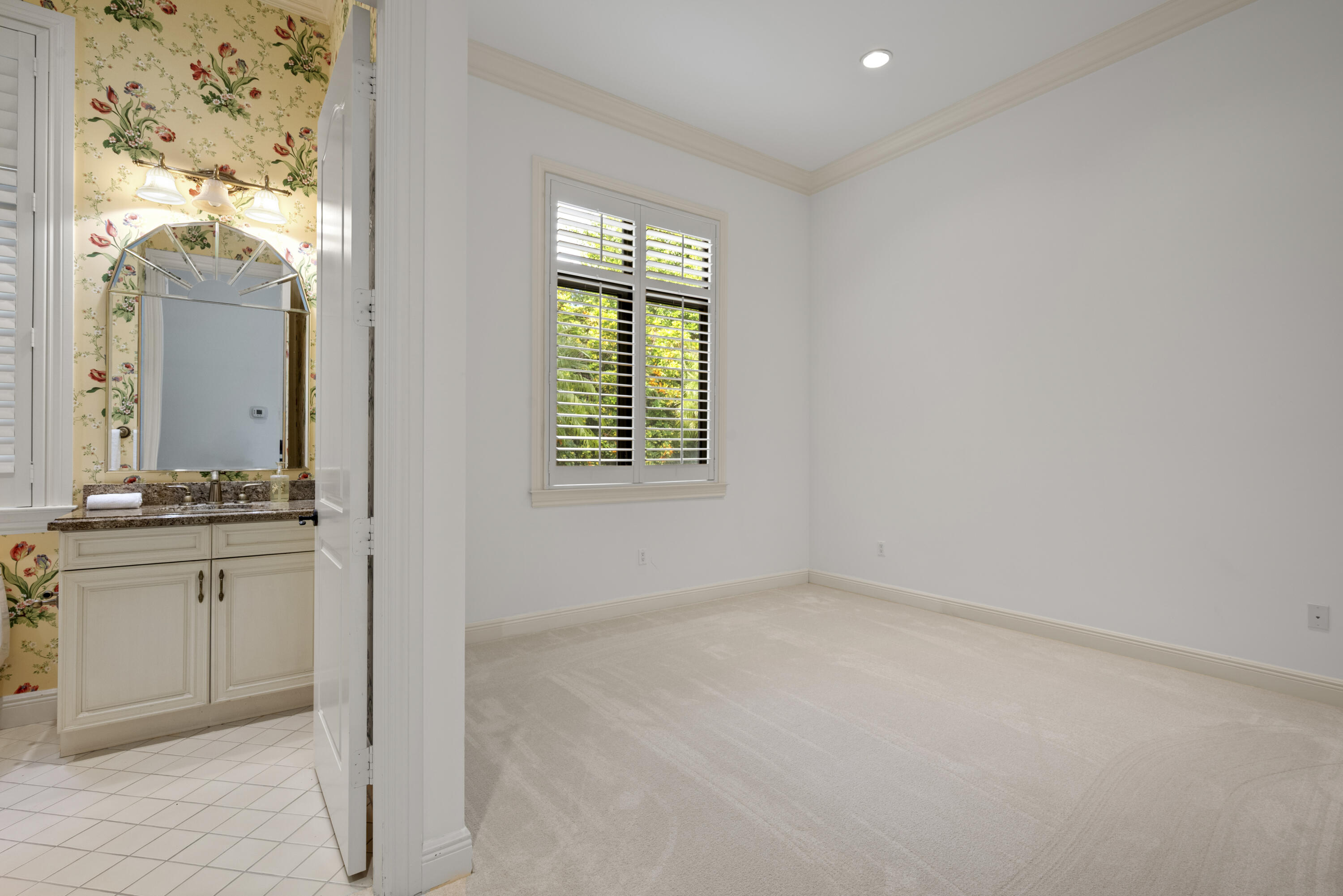 VINTAGE OAKS - Residential