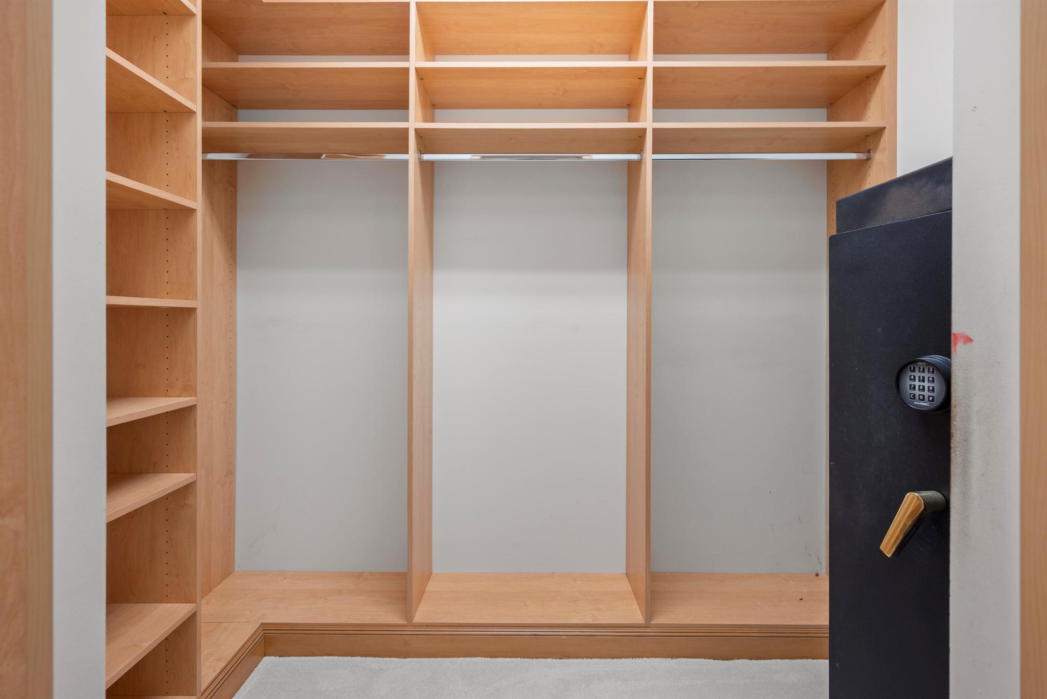 VINTAGE OAKS - Residential