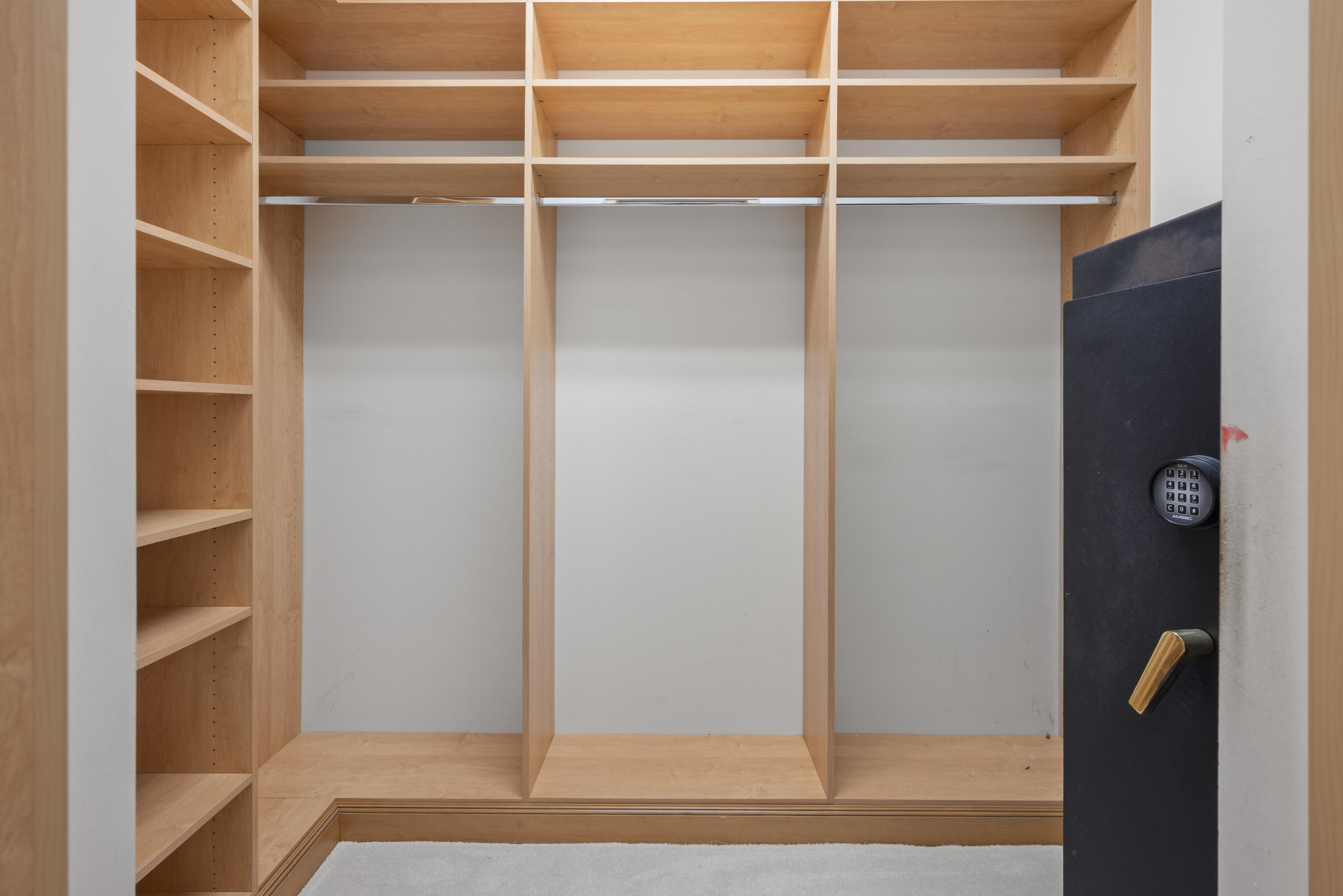 VINTAGE OAKS - Residential