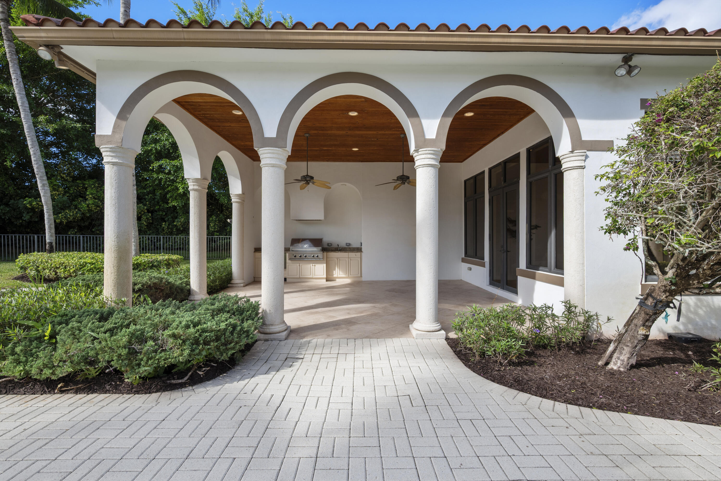 VINTAGE OAKS - Residential