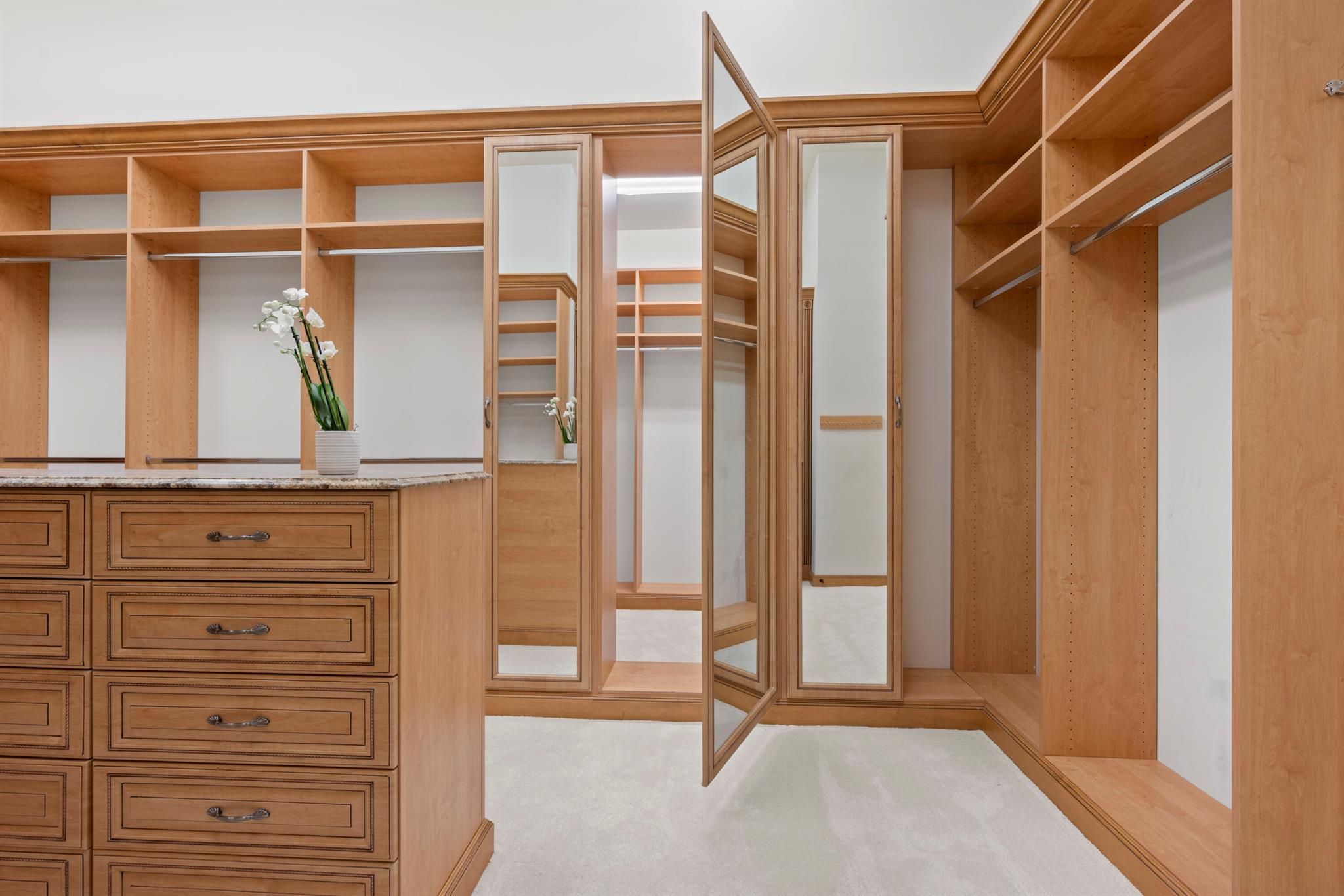 VINTAGE OAKS - Residential