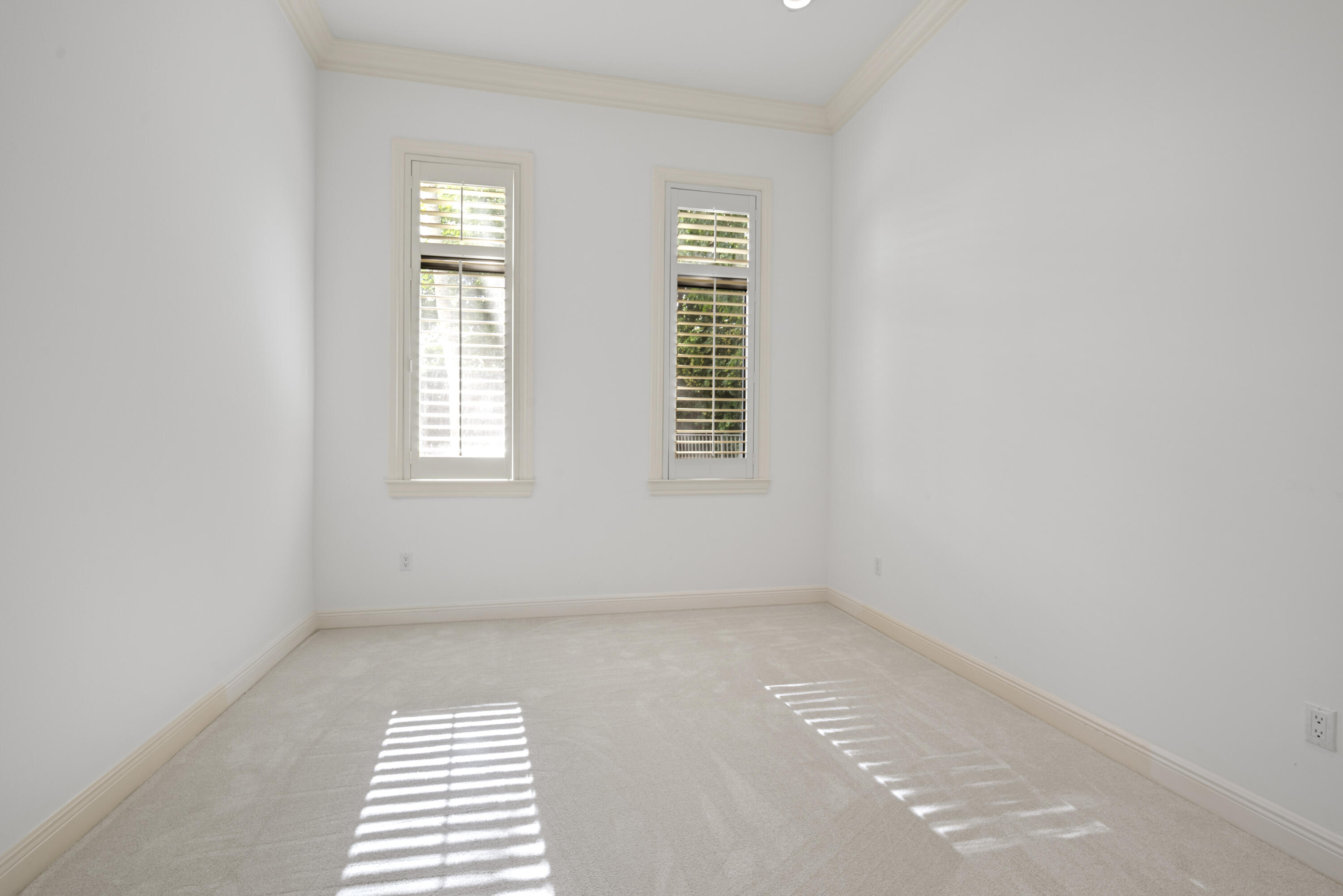 VINTAGE OAKS - Residential