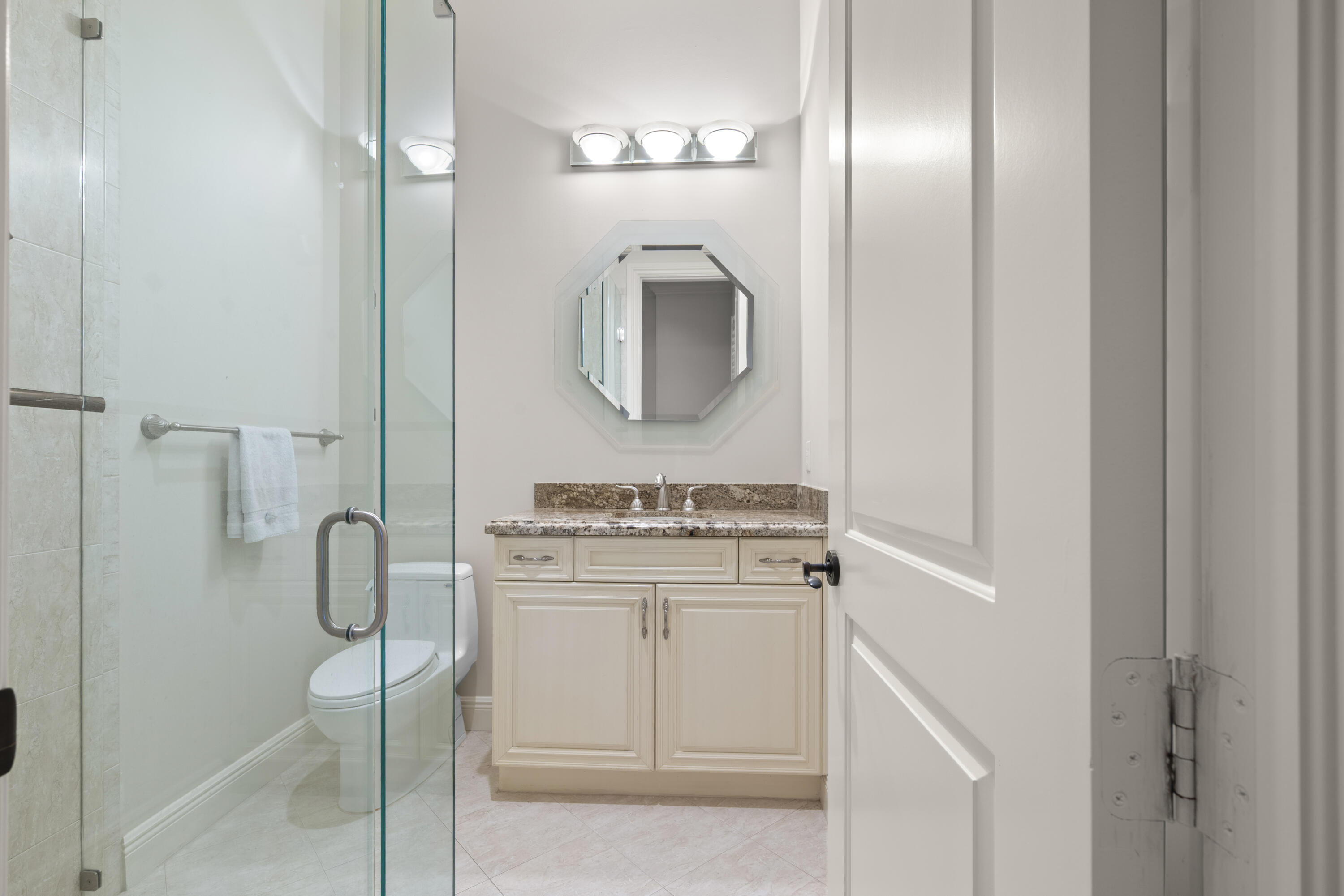 VINTAGE OAKS - Residential