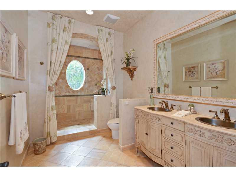 HARBORAGE ISLE - Residential