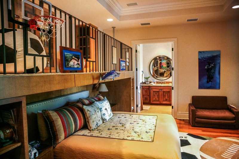 HARBORAGE ISLE - Residential