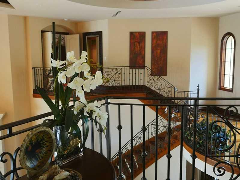 HARBORAGE ISLE - Residential